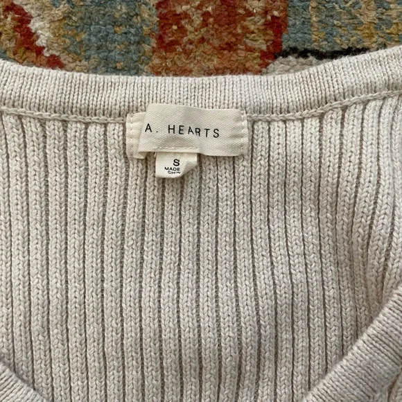 LA Hearts Cropped Tank - Picture 3 of 3